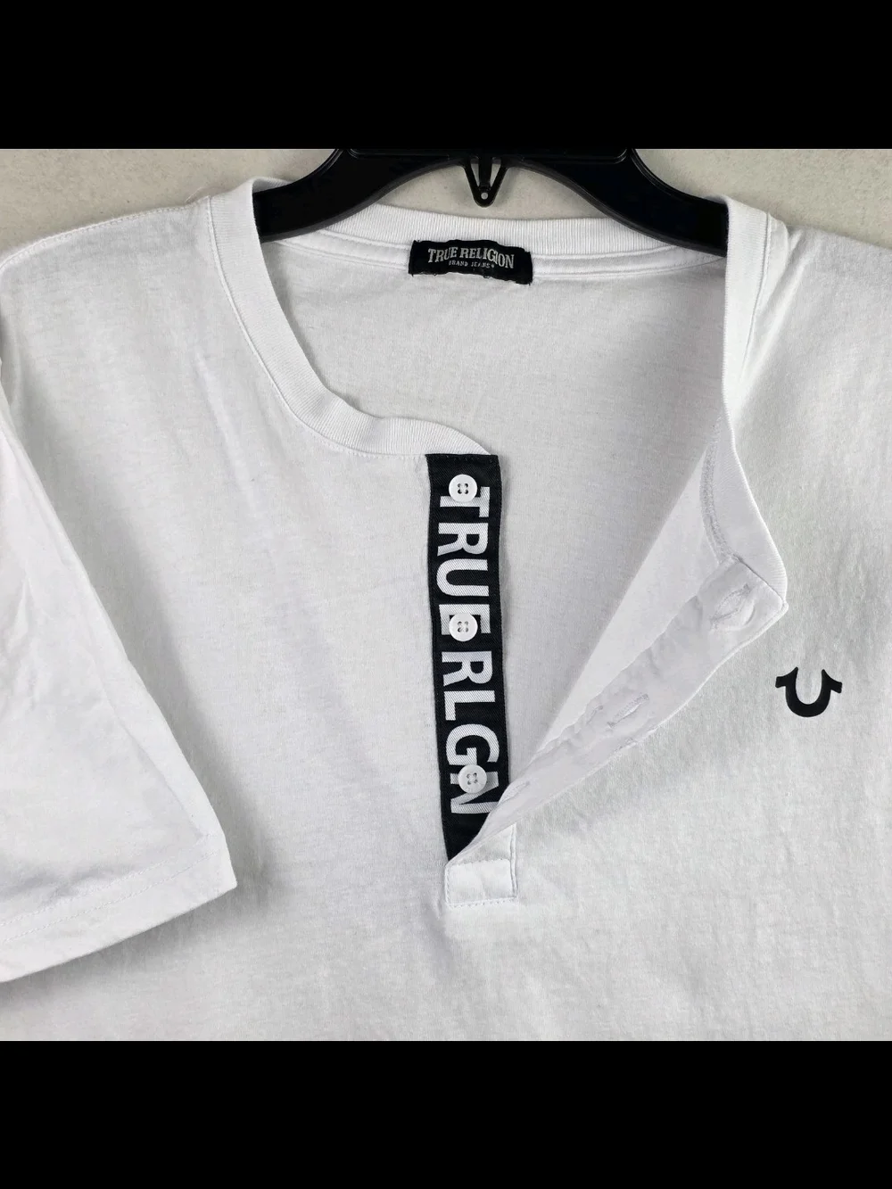 True Religion Men's XL White Henley T-Shirt Short Sleeve Horseshoe Logo Cotton